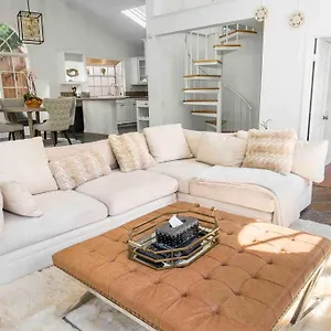 Stunning Mediterranean Mansion In Laurel Canyon Los Angeles